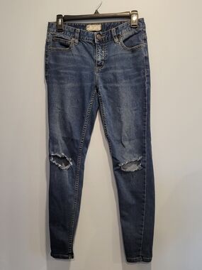 Free People Skinny Distressed Mid-Blue Jeans- Size 26